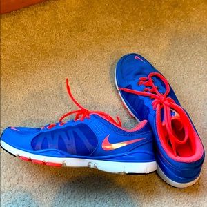 Women’s NIKE BREATHE flex trainer 2!